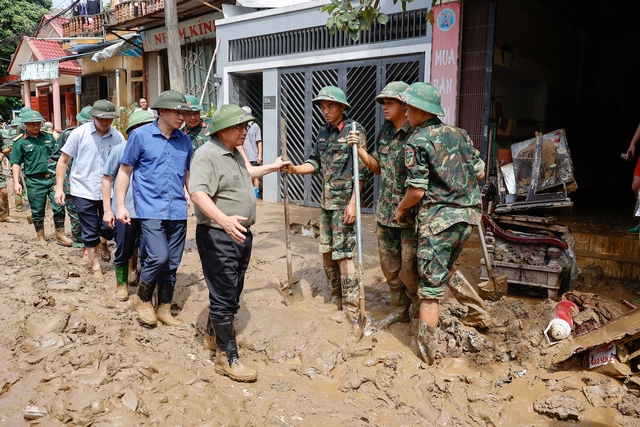 Chung tay đưa cuộc sống trở lại bình thường